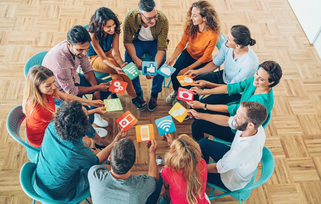 Importância das Redes Sociais e do Contato Profissional para Universitários