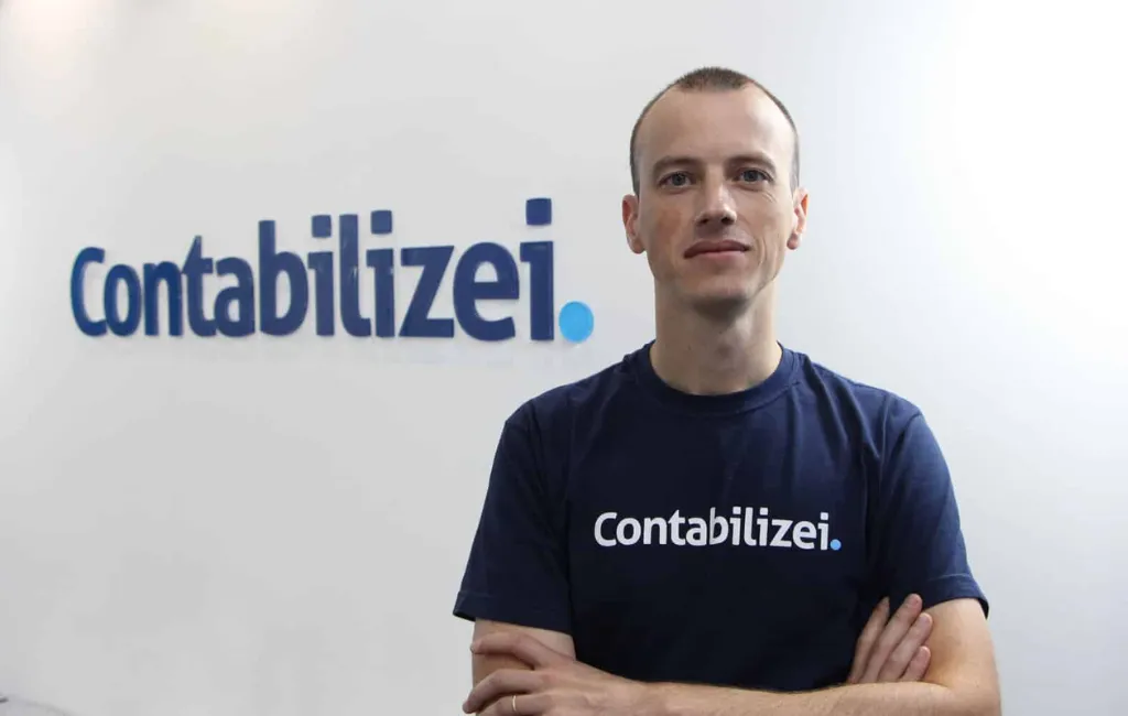 vitor torres fundador contabilizei universitário vencedor