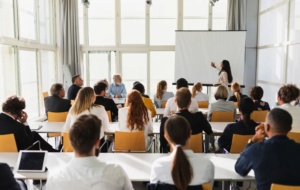 Criatividade na Apresentação de Projetos Acadêmicos: Destaque-se na Universidade - Blog do Universitário Vencedor