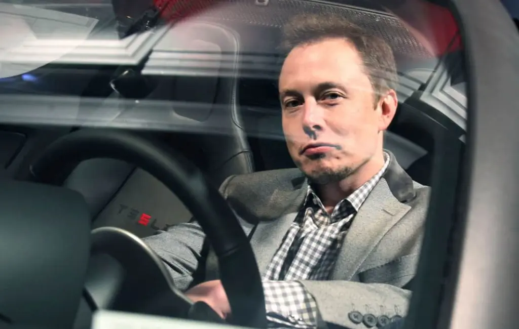 Como Elon Musk Transformou Sua Formação Universitária na Revolução da Tesla e SpaceX - Blog do Universitário Vencedor