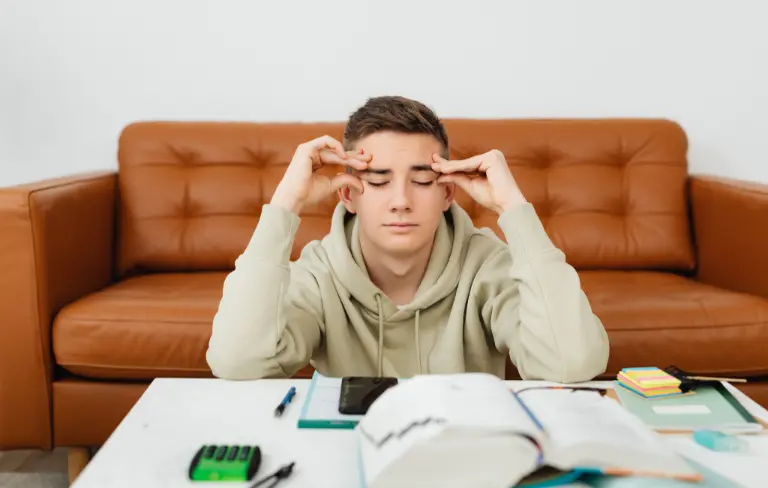 Como a Multitarefa Digital Afeta o Desempenho Acadêmico - Blog do Universitário Vencedor