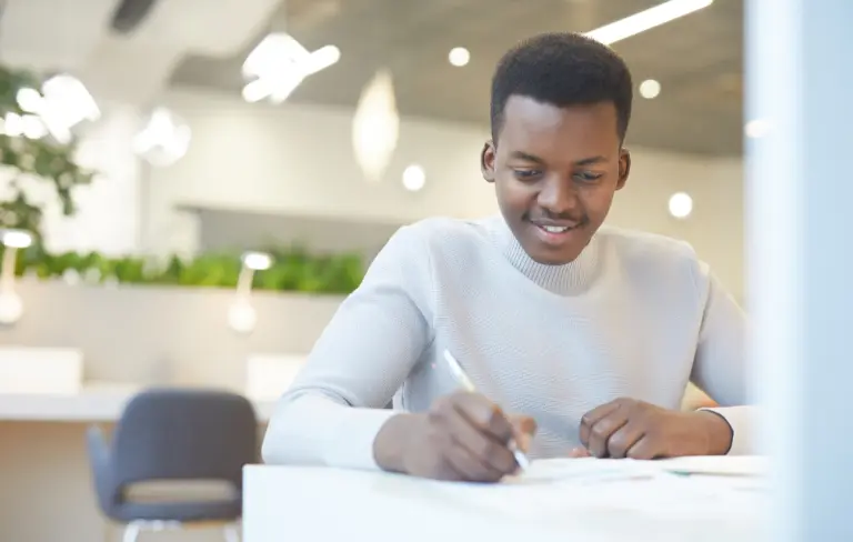 Como se Destacar no Estágio e Ser Efetivado: Guia Definitivo para o Universitário Vencedor - Blog do Universitáro Vencedor