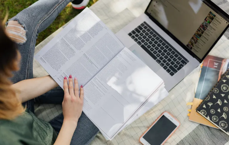 4 Metas Simples que Vão Fazer 2026 o Seu Melhor Ano na Faculdade