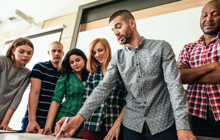 O Que é Mentalidade Universitária e Por Que Ela Define Seu Futuro Profissional - Blog do Universitário Vencedor