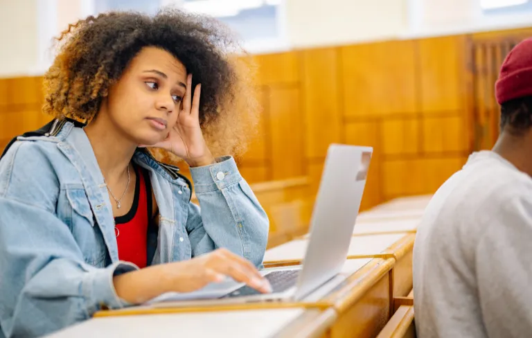 O Que é Mentalidade Universitária e Por Que Ela Define Seu Futuro Profissional - Blog do Universitário Vencedor