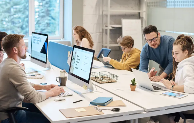 Carreira na Faculdade: Como Construir Valor Profissional Antes do Diploma - Blog do Universitário Vencedor