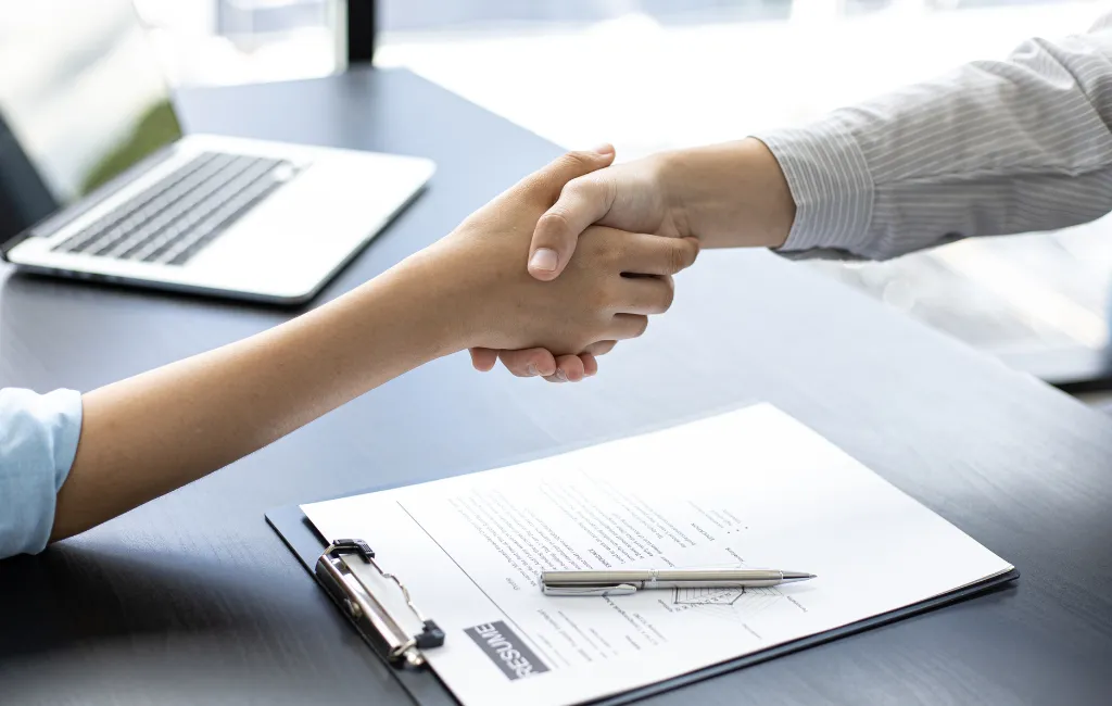 Empregabilidade na Faculdade: Como se Destacar Antes do Diploma - Blog do Universitário Vencedor