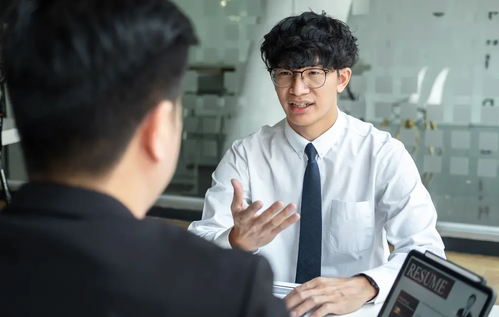 Branding Para Universitários: Como Construir Sua Marca Profissional Antes da Formatura