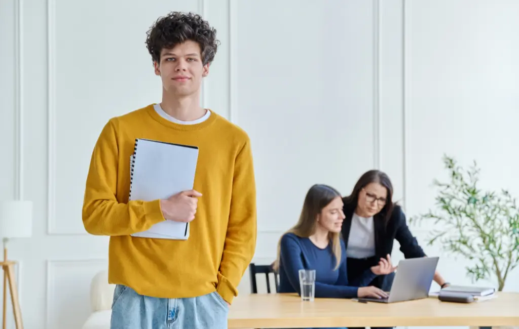 Branding Para Universitários: Como Construir Sua Marca Profissional Antes da Formatura