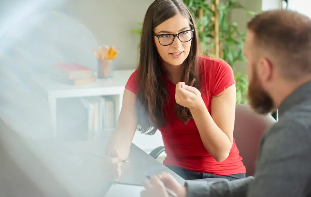 Networking na Faculdade: Como Criar Conexões Profissionais Antes do Diploma
