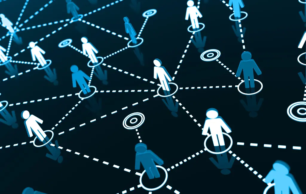 Networking na Faculdade: Como Criar Conexões Profissionais Antes do Diploma